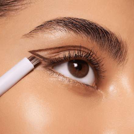 Četkica za ajlajner essence