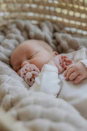 Duda varalica Boheme – ljubičasta i roza, 6+ mj. BIBS