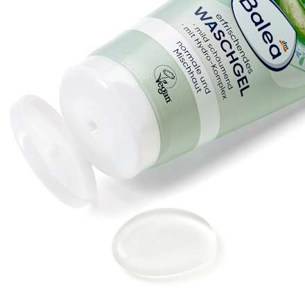 Frissítő arctisztító gél normál és vegyes bőrre, Hydro-komplexszel és 10% aloe verával Balea