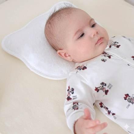 Pernă albă pentru bebeluși babysnugg