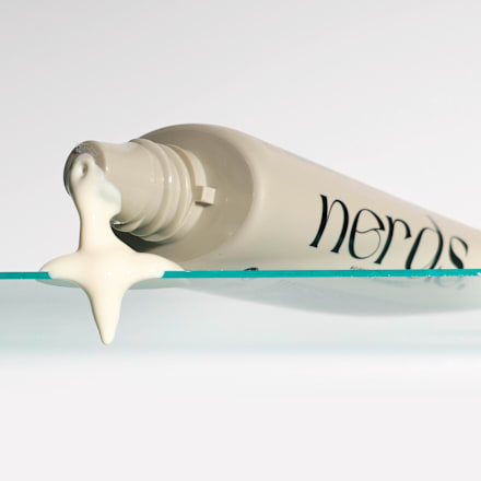 Losion za zaštitu lica od sunca UV Defense, SPF 50 nerds.