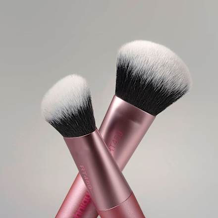 Pinsel Multitask Blush Brush REAL TECHNIQUES
