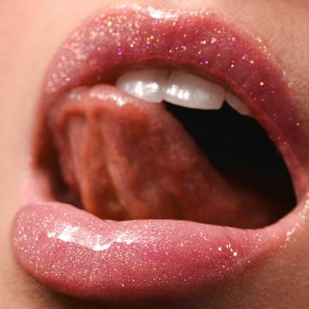 lesk na rty Glosstitude 02 Sparkle Slay GABRIELLA SALVETE