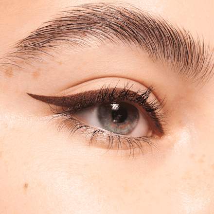 STAY & PLAY gel ajlajner- 02 essence