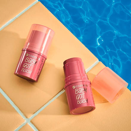 BABY GOT BLUSH rumenilo u stiku- 40 sweets & roses essence