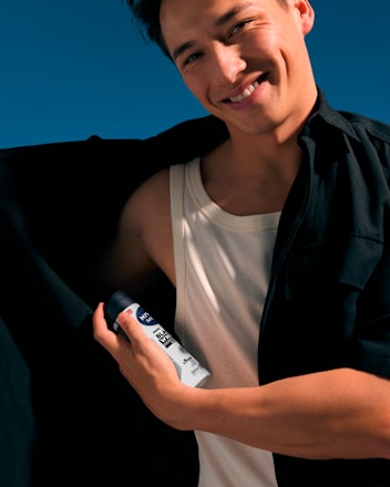 Dezodorant Black & white invisible  NIVEA MEN