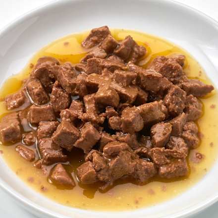 Nedves eledel felnőtt macskáknak, BBQ marinált pulyka szószban Dein Bestes