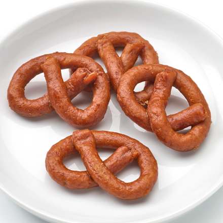 Jutalomfalatok kutyáknak, mini perecek csirkével Dein Bestes