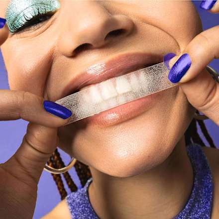 Bleaching Teeth Whitening Strips Very Berry smilepen pop