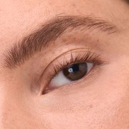 pero na obočí Feather Brow Filler Waterproof 010 Ash Brown CATRICE