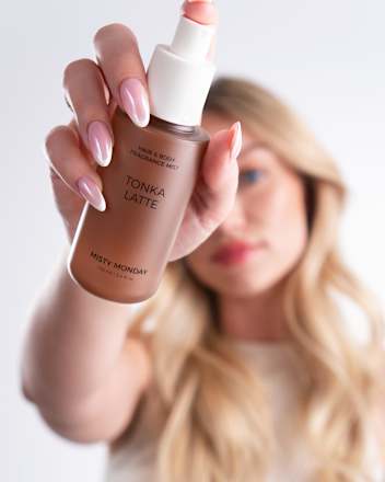 Test- és hajpermet Tonka Latte MISTY MONDAY