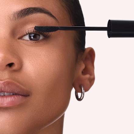řasenka TUBING Stay In Place False Lash Mascara 010 No Panda Black CATRICE
