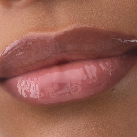 Lesk na pery Glaze Guard Lip Treatment 030 Mentally Elsewhere CATRICE