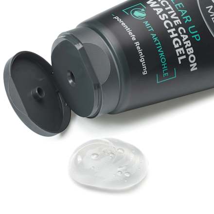 Gel de curățare CLEAR UP cu cărbune activ Balea MEN