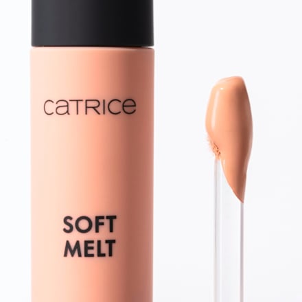Tekutý očný tieň Soft Melt Liquid To Powder Eyeshadow 020 Peach Fuzz CATRICE