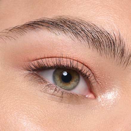 Krémovo púdrový očný tieň Diamond Treasures - 050 Peach Gleam CATRICE