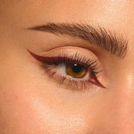 Kajal 32 Red Velvet essence