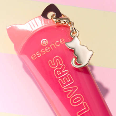 Lipgloss Dog Gang Or Cat Crew?!? essence