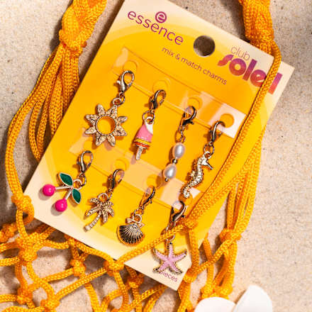 Charms Club Soleil Mix & Match 01 Charm Me Maybe?! essence