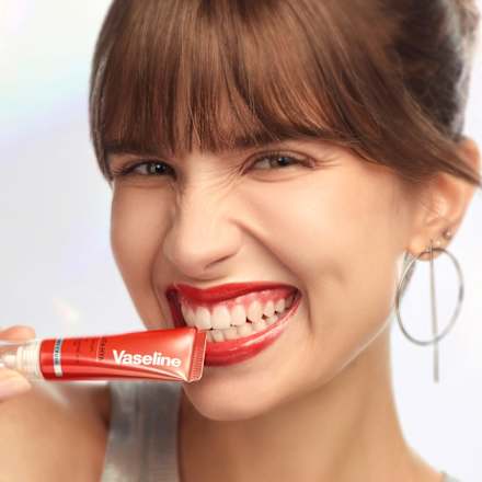 GLUTA-HYA PLUM&DEWY serum-sjaj za usne - Cherry Crush Vaseline
