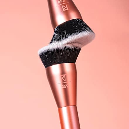 Foundationpinsel Glow Round Base Makeup Brush 259 REAL TECHNIQUES