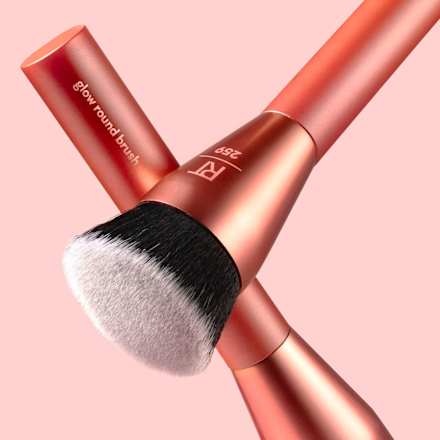Foundationpinsel Glow Round Base Makeup Brush 259 REAL TECHNIQUES