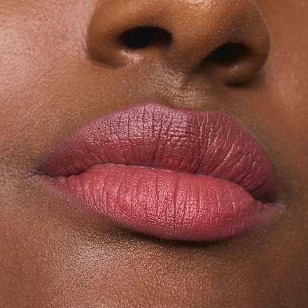 Lippen Mousse Juicy Matte 02 Featherlight Pink essence