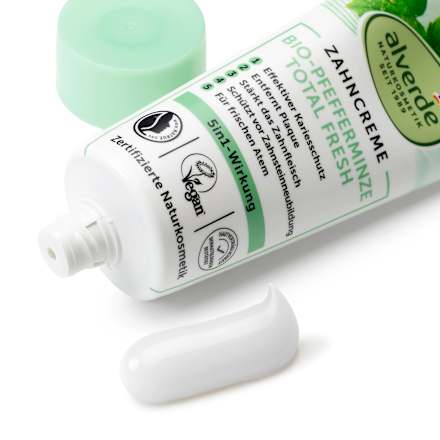 Zahnpasta Pfefferminze Total Fresh alverde NATURKOSMETIK