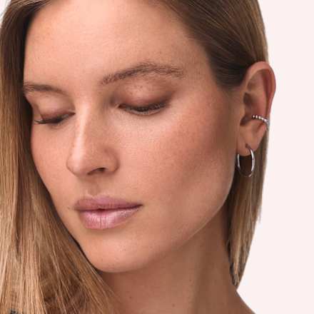 Svinčnik za oči Velvet Glide Matte, 020 Hazel Edge CATRICE