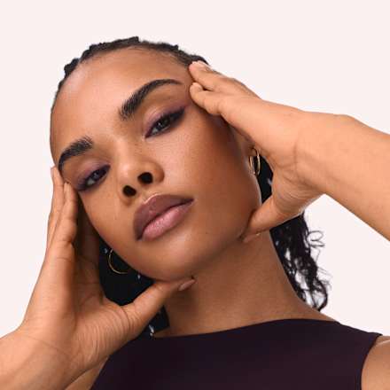 Svinčnik za oči Velvet Glide Matte, 040 Plum Line CATRICE