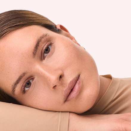Tekoči puder Skin Like Luminous, 033N CATRICE
