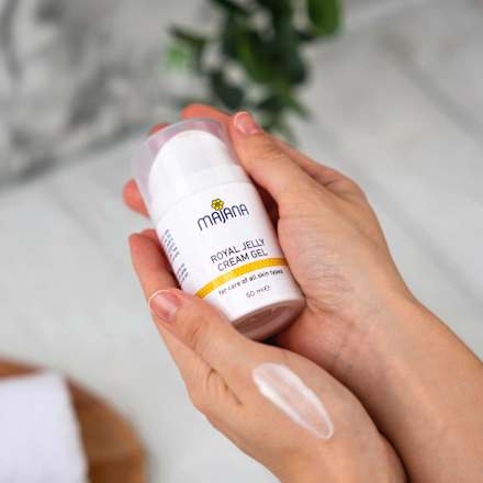 ROYAL JELLY CREAM GEL krema za negu lica MAJANA