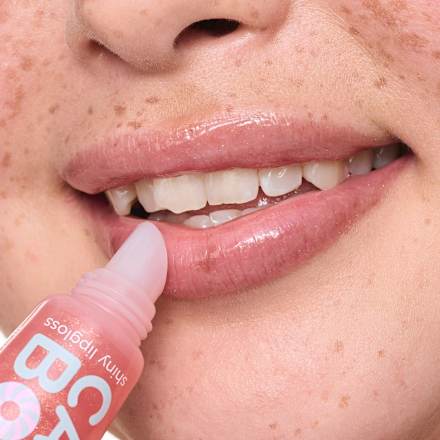 Lesk na pery Candy Bomb 01 Cotton Candy essence