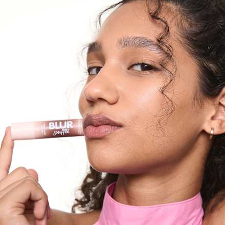 Balzam na pery Blur Soufflé Sheer Nude 06 Nude Cocoa essence