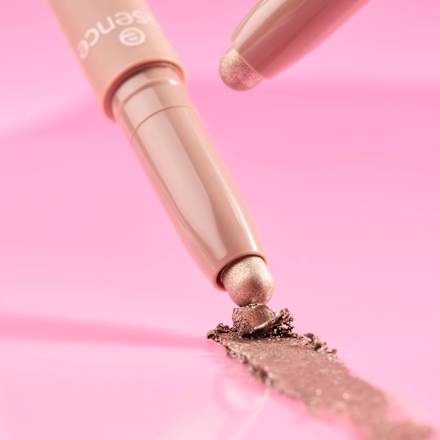 Očný tieň v tyčinke Blur Nude 06 Iced Mocha essence