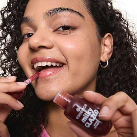 lesk na rty milky GLAZED 06 Cherry on Top essence