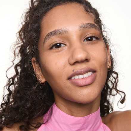 balzám na rty BLUR soufflé nude 4 Nude Mauve essence