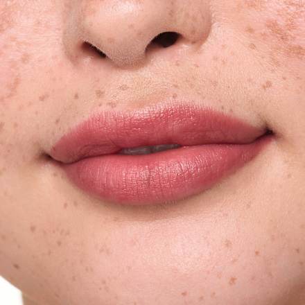 balzám na rty BLUR soufflé sheer nude 03 Nude Rose essence