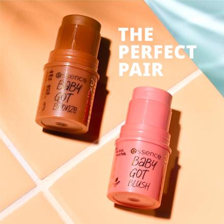 Bronzer Stick Baby Got Bronze 40 Hazelnut Hug essence