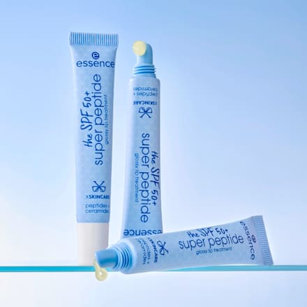 Lipgloss XSkincare The Super Peptide Glossy Treatment LSF 50+ 01 Extra Peptacular! essence