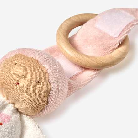 Püppchen mit Holzring & Herz-Muster, beige ALANA
