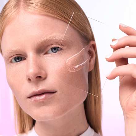 pokladová báze Dew Infusion Bouncy Grip C010 Dewy Drip CATRICE