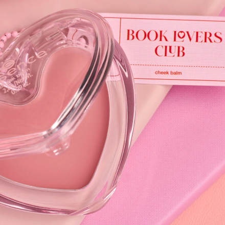tvářenka BOOK LOVERS CLUB 01 Chapter: Pink Poetry essence