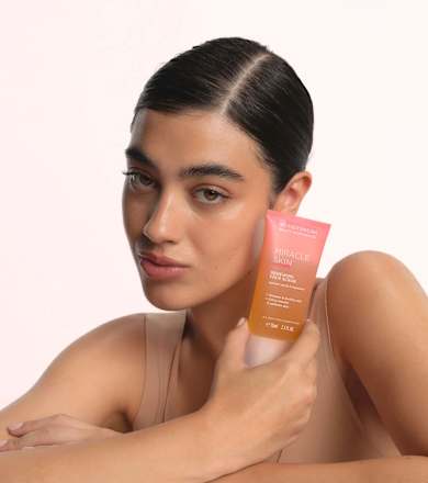 Bőrmegújító arcradír MIRACLE SKIN secrets Renewing Face Scrub women'secret