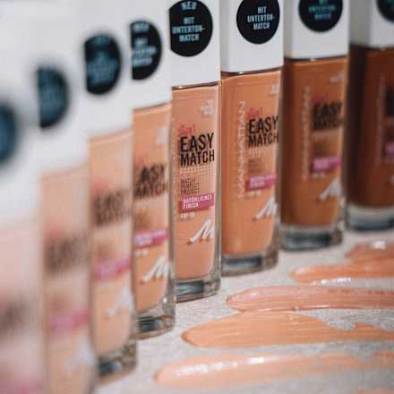 Foundation Easy Match 42W Cappuccino MANHATTAN Cosmetics
