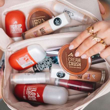 Foundation Multi-Tasker Blur Booster 50 Sand MANHATTAN Cosmetics